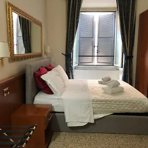 a-rosmini-suites.it-romehotels.com/